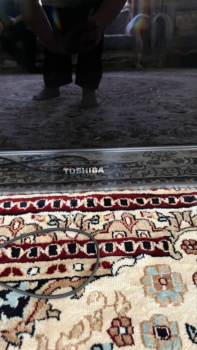 Телевизор  Toshiba, большая диагональ
