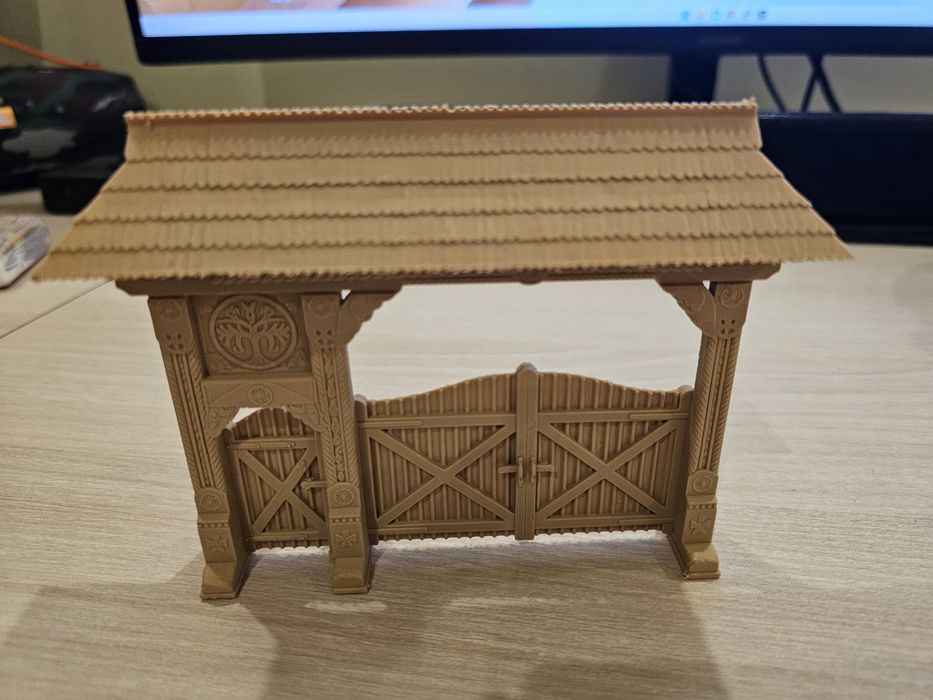 Vând Poartă Maramureșeană Decorativă în Miniatură