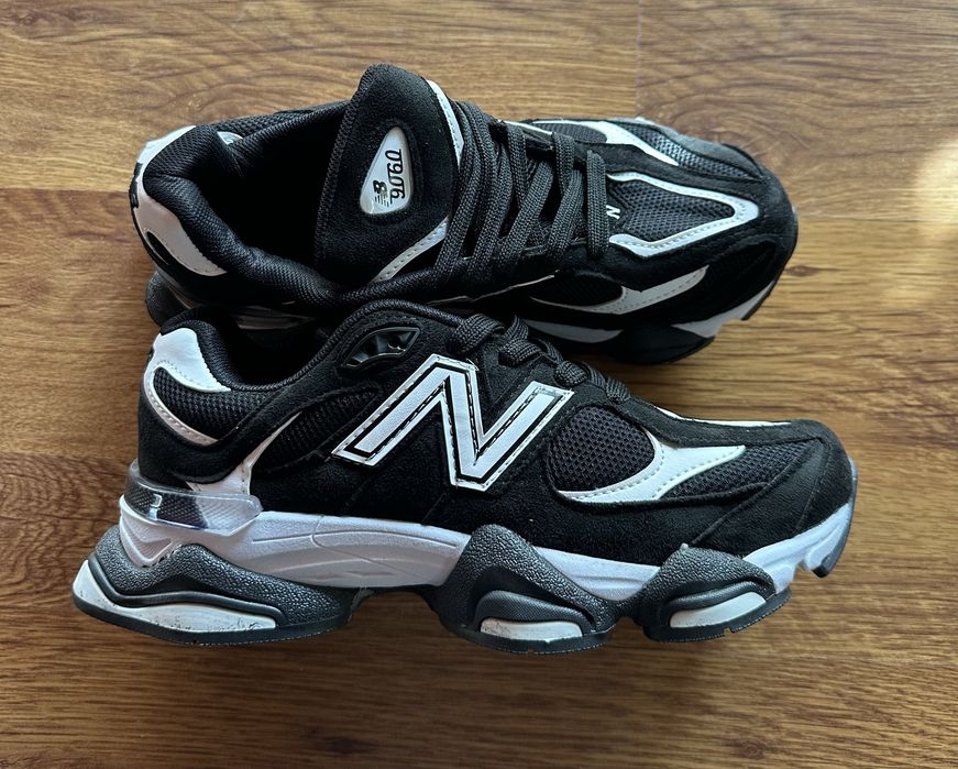 Мъжки маратонки New Balance 9060 черни с бяло