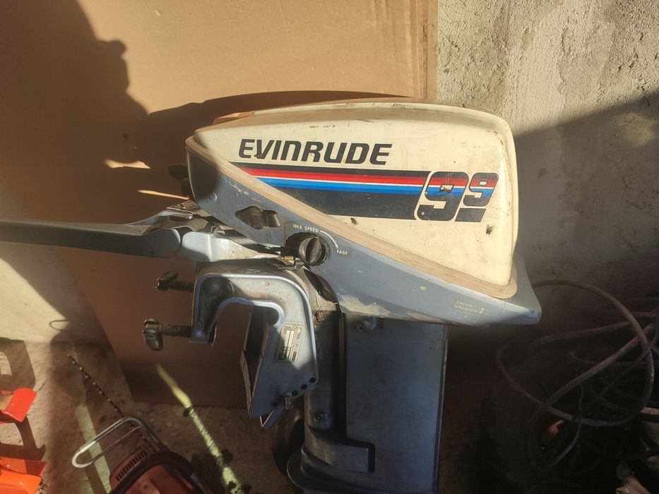 De vânzare motor de barcă