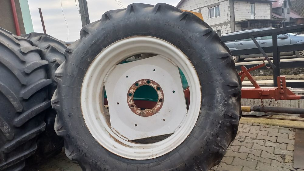 2 Roti tractor 16.9/34