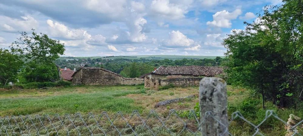 550-Продава се дворно място в село Пороище!