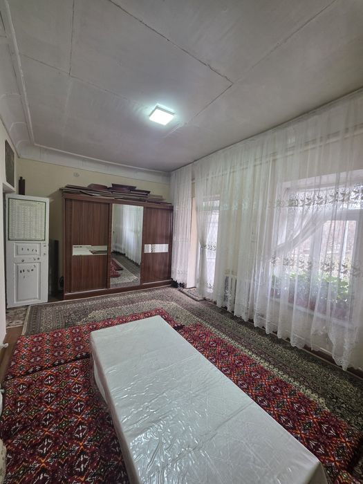 Кибрай маркази 8 сотих 5 хонали уй ер нархида сотилади.