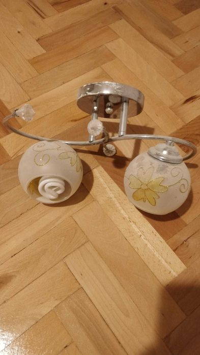 Vând candelabru cu 2 sloturi