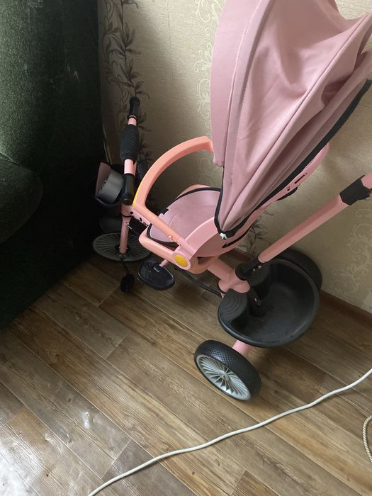 Продам детскую коляску и детский вилосипед