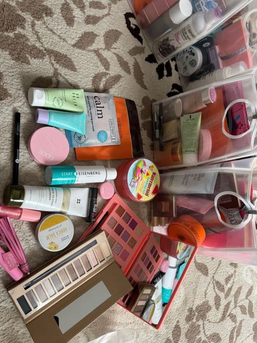 Подарычные наборы косметика