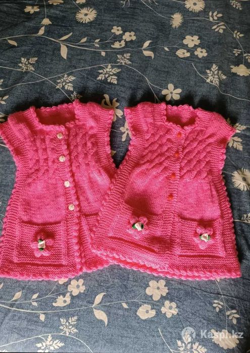 Детское платье ручной вязки