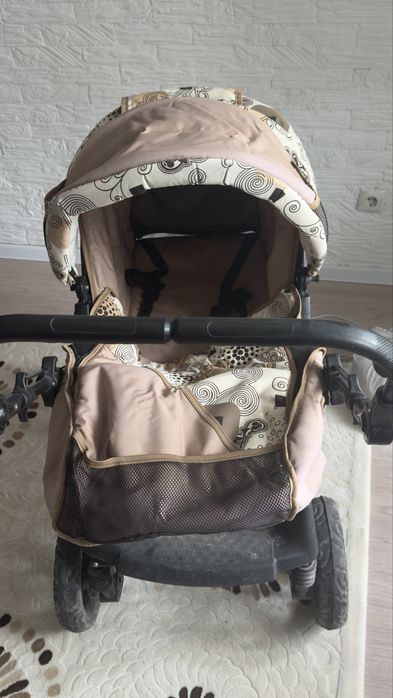 Продам коляску за 10000тг.