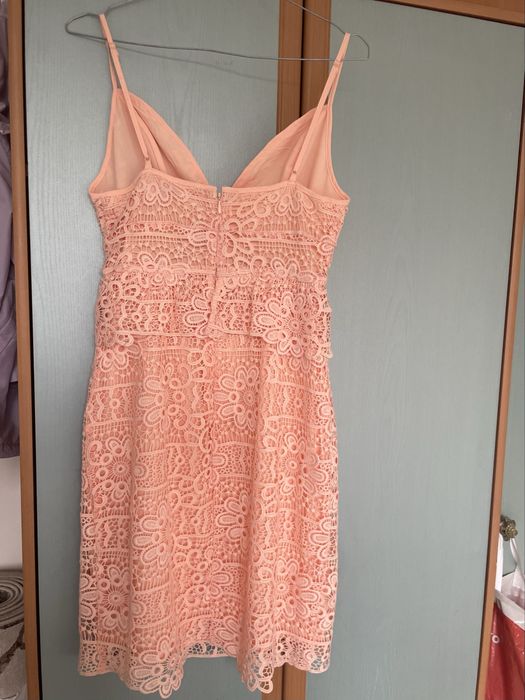 Нова официална рокля GUESS с етикет