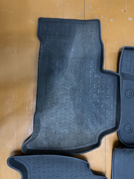 Toyota Land Cruiser 200 Палик комплект