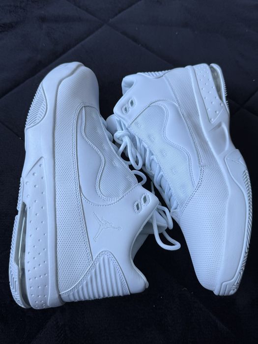 Jordan Max Aura 2 White