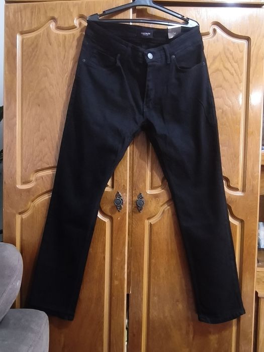 Blugi bărbați, noi