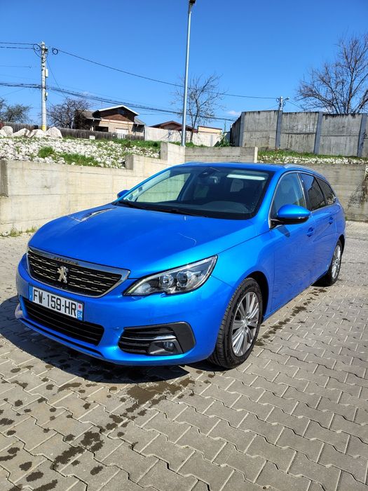 Peugeot 308 Allure/ 2021/ 1.5 Blue hdi/ Euro 6 / Navi/ Line Assist/