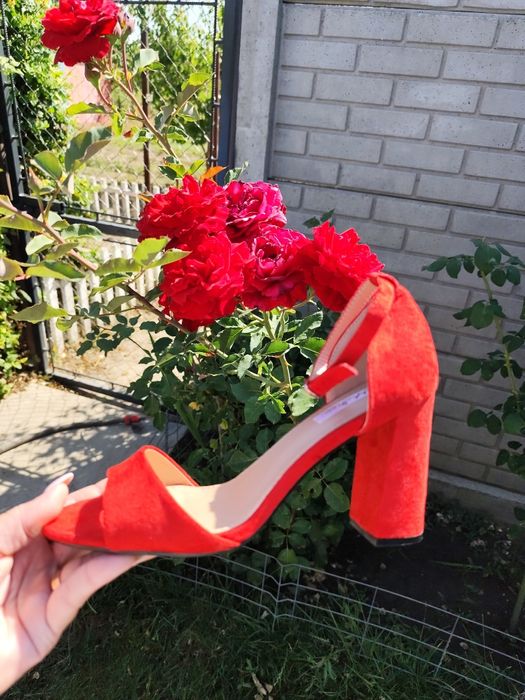 Sandale din catifea Nr 40