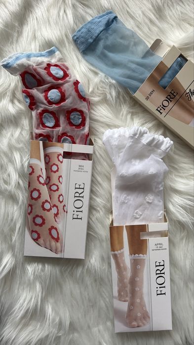 Sosetute dama cu model