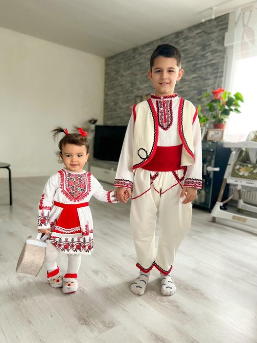 Рокли с народни мотиви