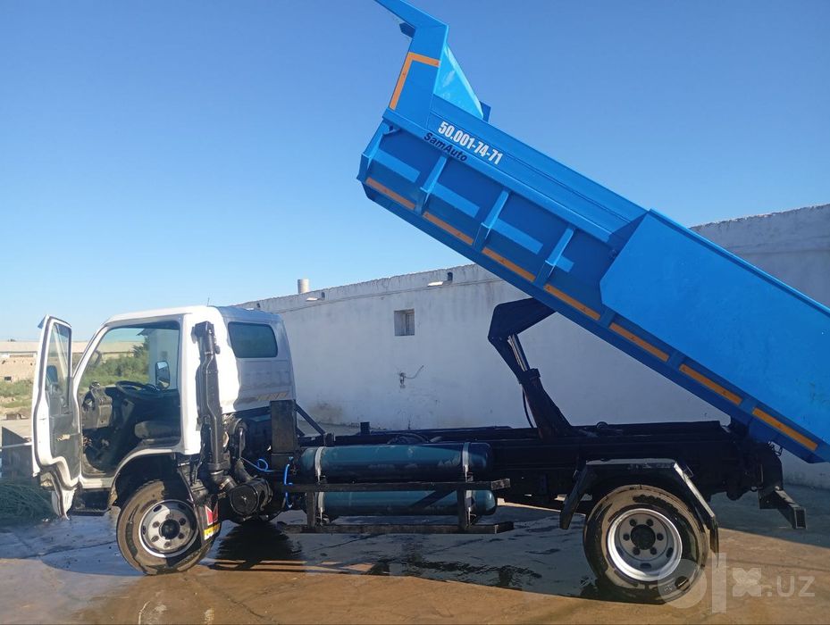 Isuzu 2010 yil..