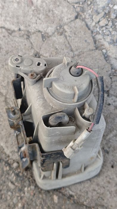 Продам противотуманку Субару