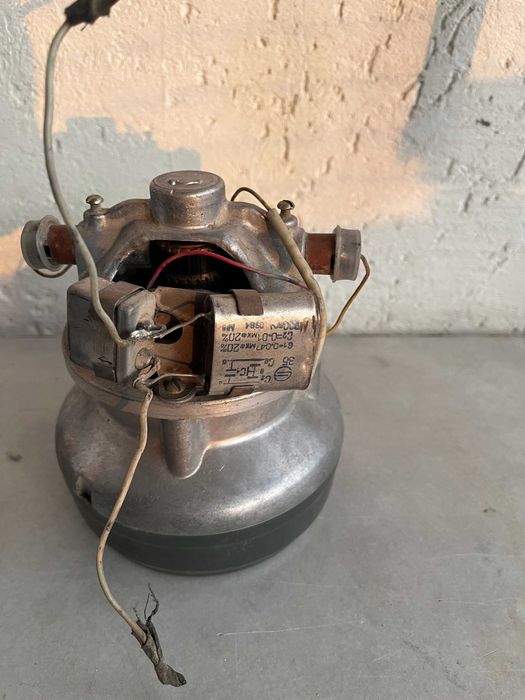 Продавам Двигатель МД 010