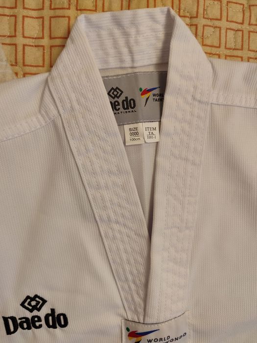 Echipament costum KARATE / TAEKWONDO  pentru  copii, NOU, marimea  100