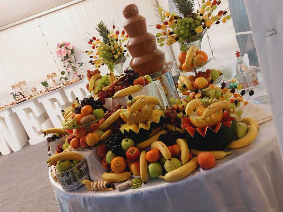 Fantana de ciocolata si bar fucte