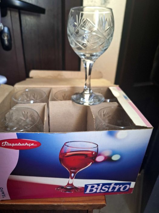 Кристални чаши за вино