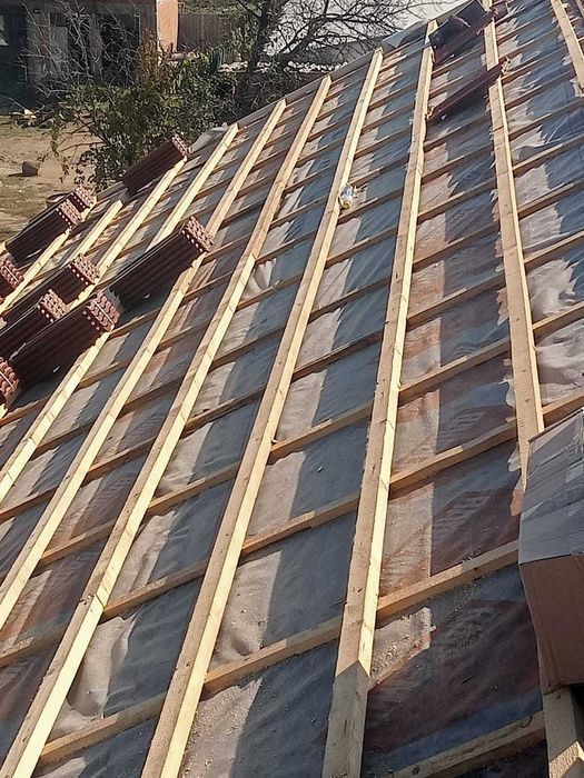Execut lucrări de construcții și acoperișuri - Echipă cu experiență