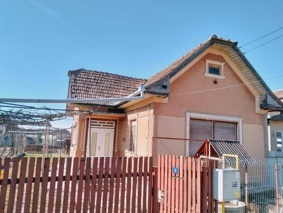 Casă de vânzare 3 camare pe un teren de 1130 m.p.