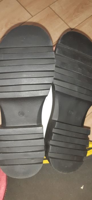 Продам обувь женский.