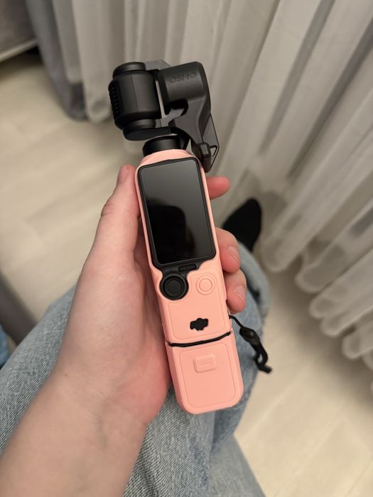 DJI Osmo Pocket 4 Creator Combo