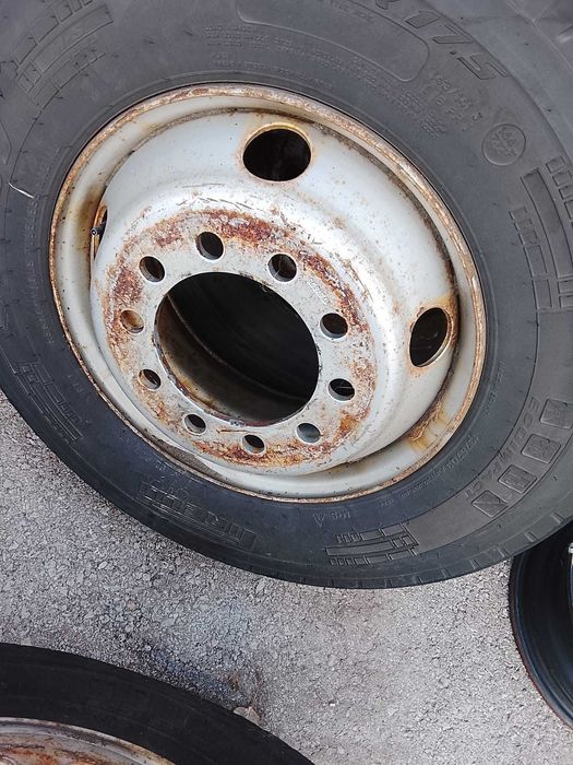 1бр.Тежкотоварна джанта 17.5цола x 6.75 с 10 отвора