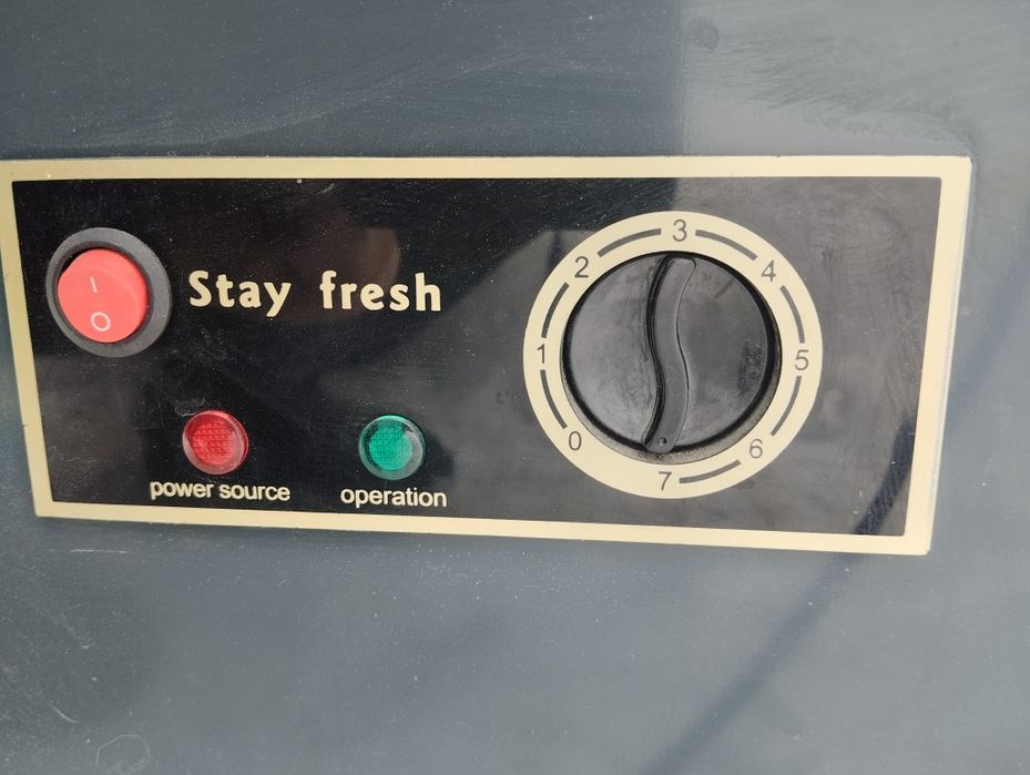 Холодильник витриный 2025