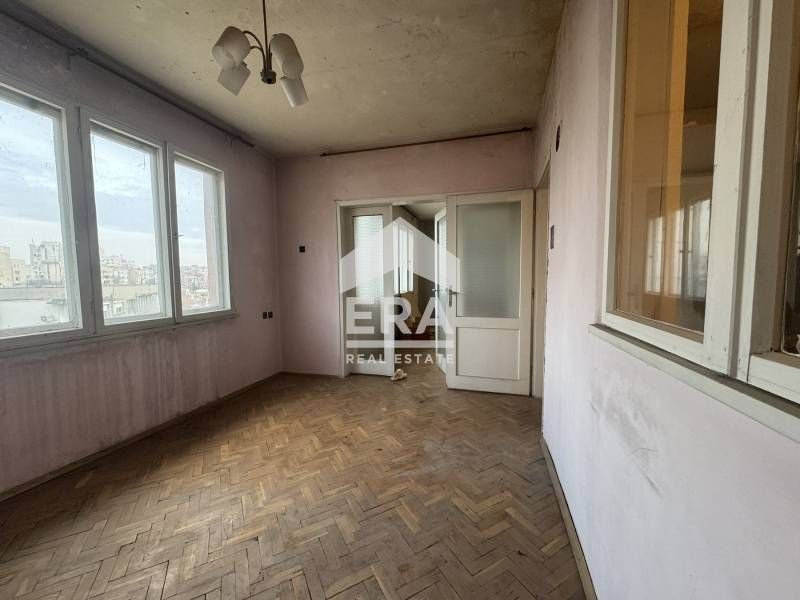 Продава се Тристаен апартамент в Силистра, Център - 96 кв.м за 399 €/кв.м - Снимка #3