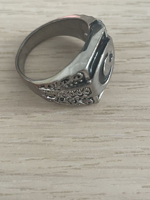 Серебрянные печатки с черным камнем