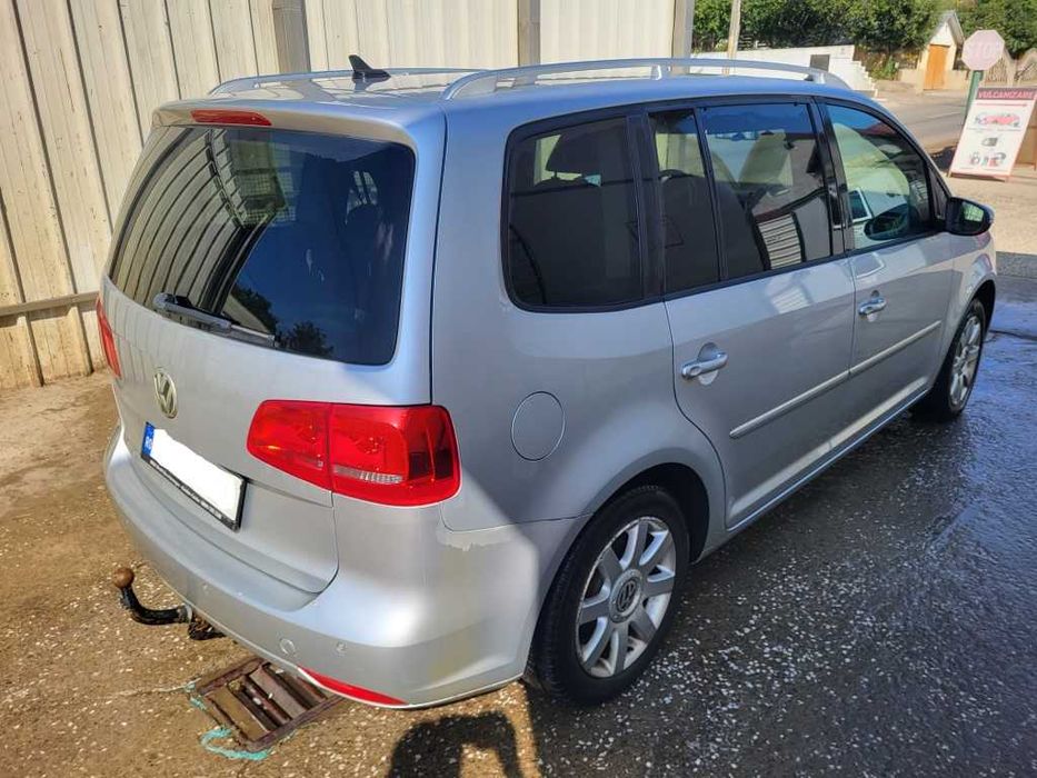 VOLKSWAGEN Touran 2011 — imagine 4