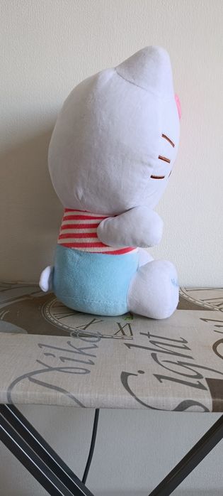 Мягкая игрушка Hello kitty.
