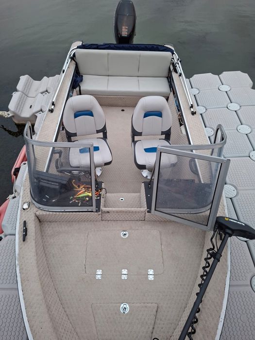 Barca de pescuit si agrement din aluminiu STAR CRAFT (USA)