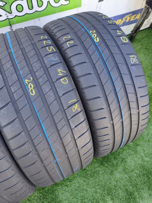 225 40 18 Bridgestone