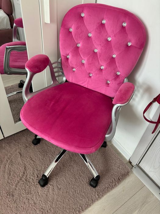 Scaun de birou roz cu “diamante”  Little Princess