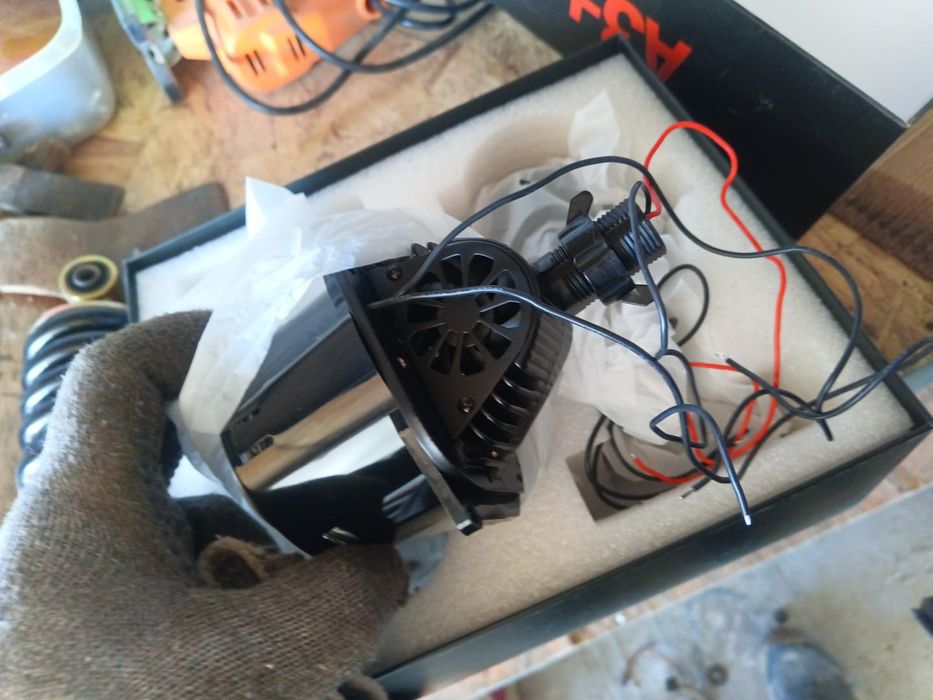 Продам линзы для фары