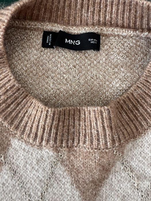 Pulover in romburi cu fir auriu inserat, elegant, de efect de la Mango, M