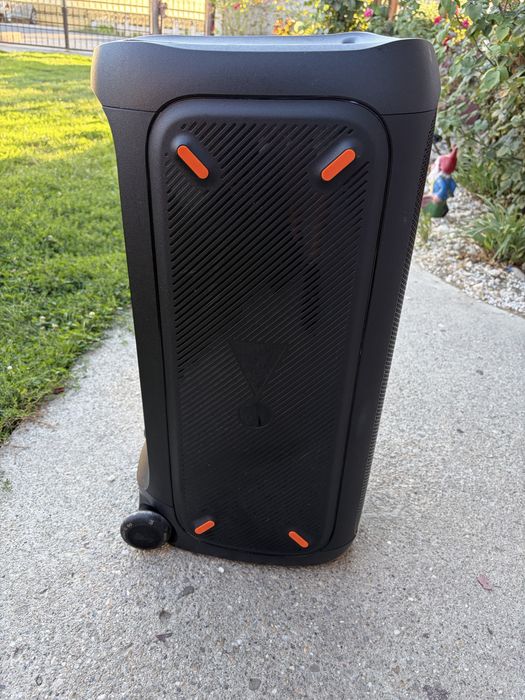 vand boxa jbl 310