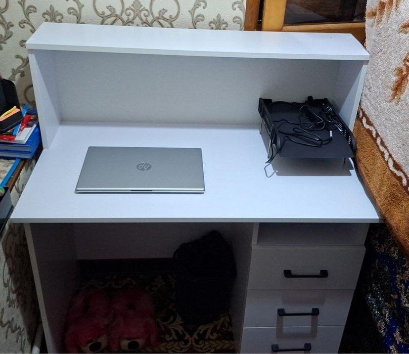 Парта Болалар дарс столи Bolalar uchun dars pattasi