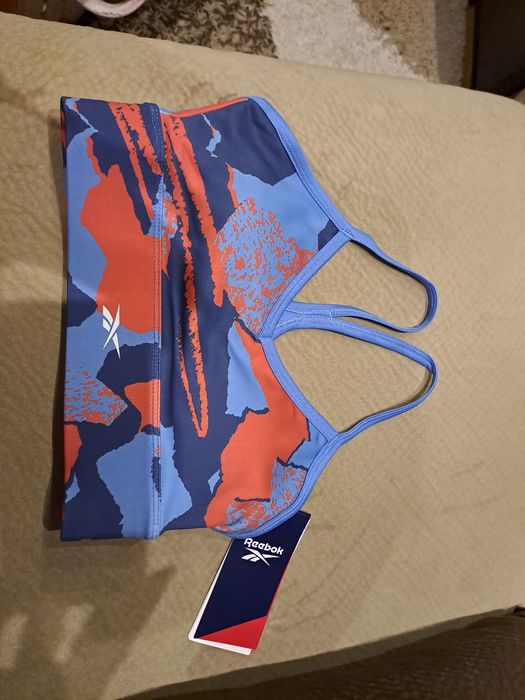 Чисто ново спортно бюстие