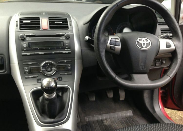 Тойота аурис/ Toyota auris 1.33 vvti 99кс 10-12г
