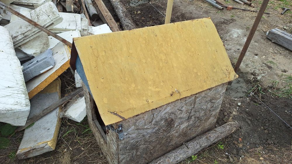 Продам собачью будку