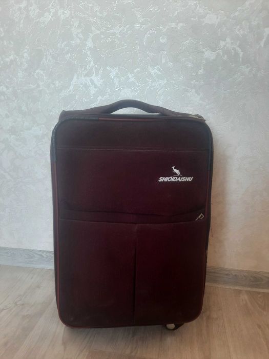 Чемодан хорший и дешевый