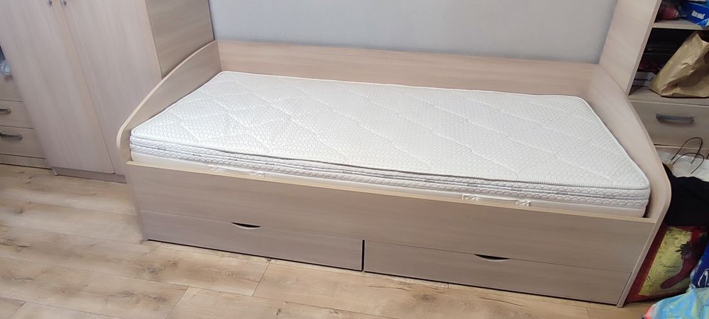 Продаю гарнитур в детскую, подростковую комнату