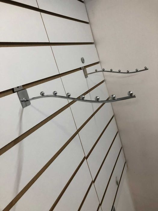 продам вешалки и кранштейн