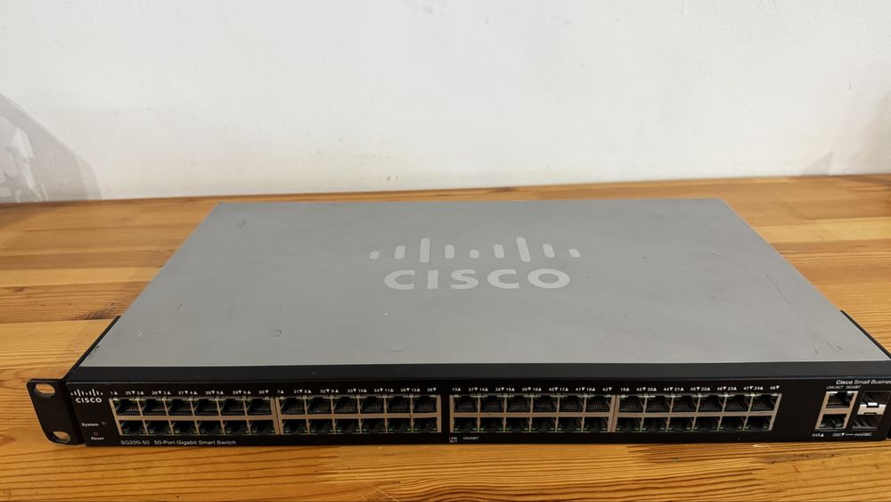 Cisco SG200-50 – 50-портов Gigabit Smart Switch